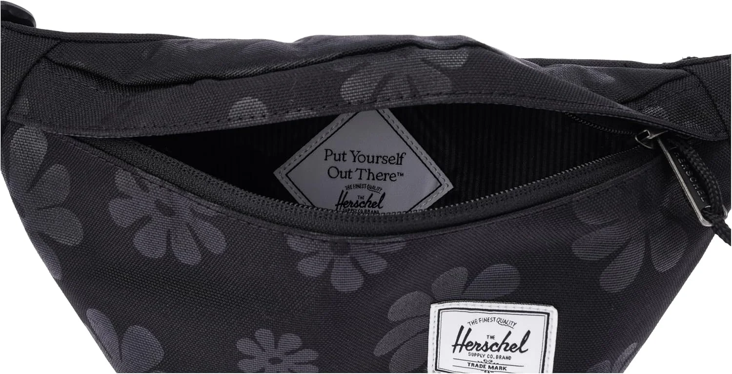 کیف کمری کلاسیک Herschel مدل 11382-06088 طرح گل آفتابگردان مشکی کیف کمری کلاسیک Herschel مدل 11382-06088 طرح گل آفتابگردان مشکی