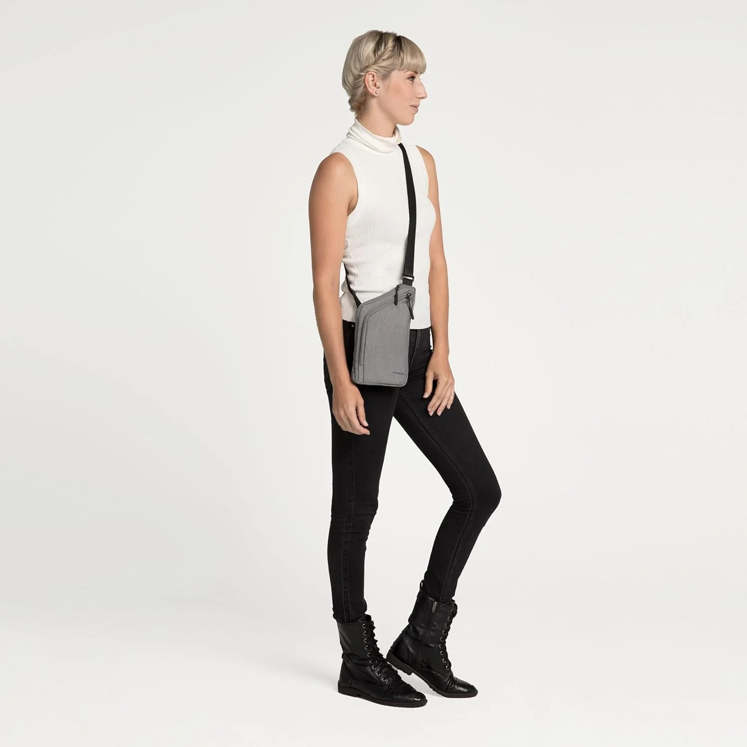 کیف رودوشی باریک تراولون مدل World Travel Essentials مناسب برای سفر