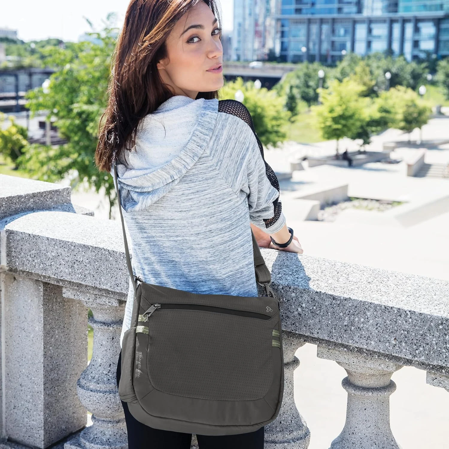 کیف رودوشی متوسط ضد سرقت اکتیو تراولون