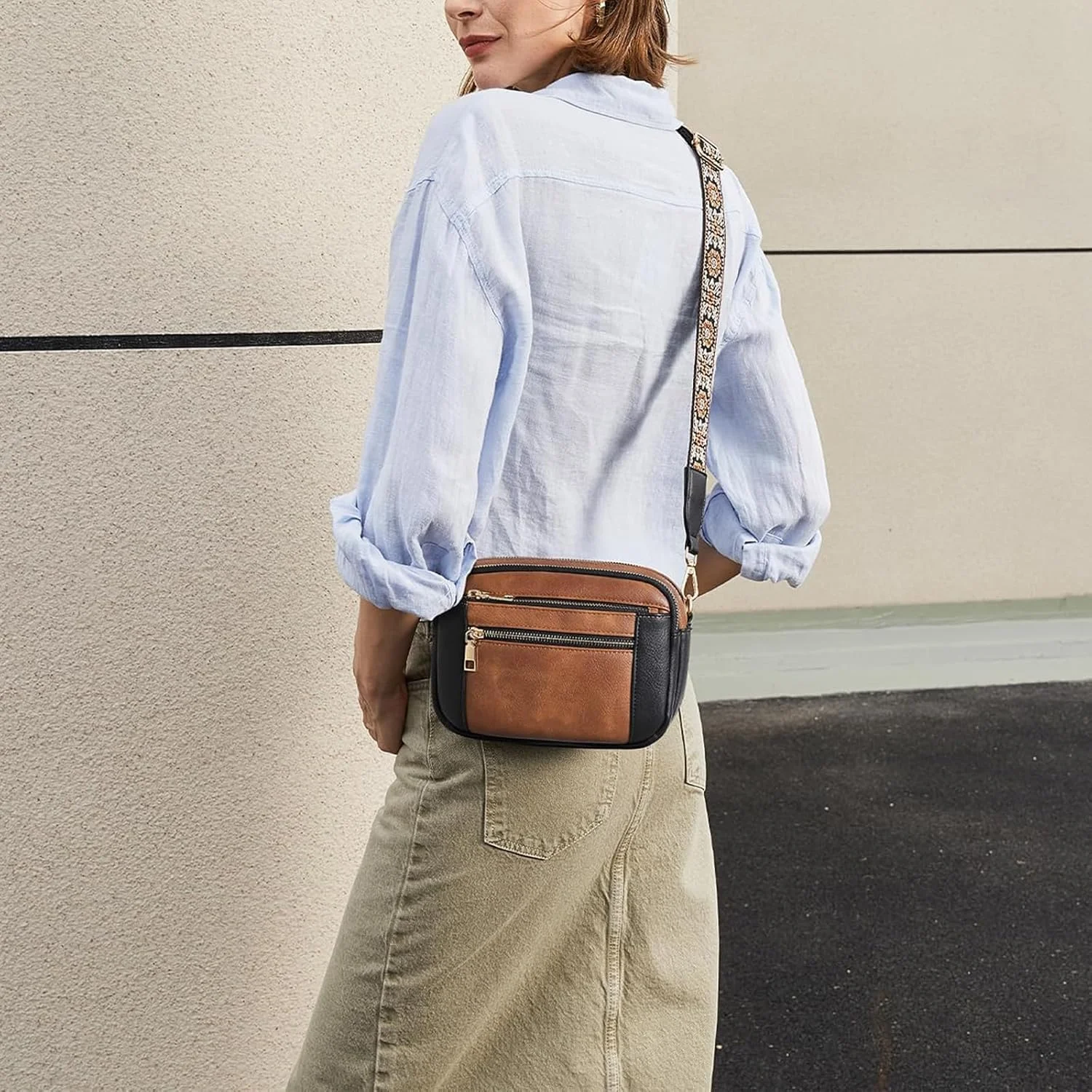 کیف دوشی کوچک زنانه، کیف دستی چرم مصنوعی Azonee با بند قابل تنظیم، کیف های دستی شیک برای مسافرت روزانه یا لباس های غیر رسمی (قهوه ای با مشکی)