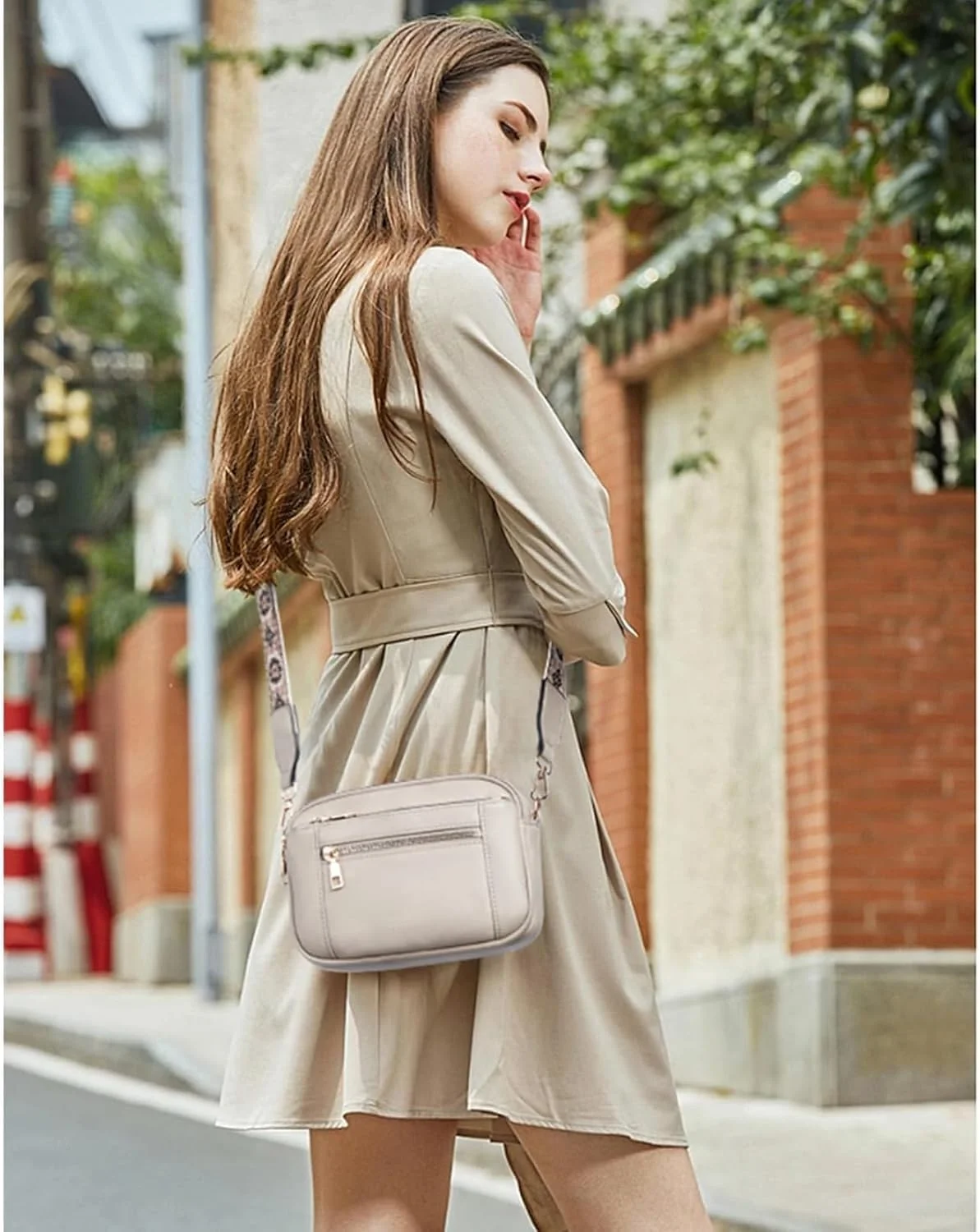 کیف دوشی کوچک زنانه، کیف دستی چرمی گیاهی Azonee با بند قابل تنظیم، کیف‌های دستی شیک برای مسافرت روزانه یا لباس‌های غیررسمی (خاکستری)