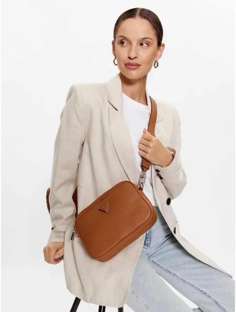 کیف دستی زنانه گس مدل مریدین کمرا (تک عددی)