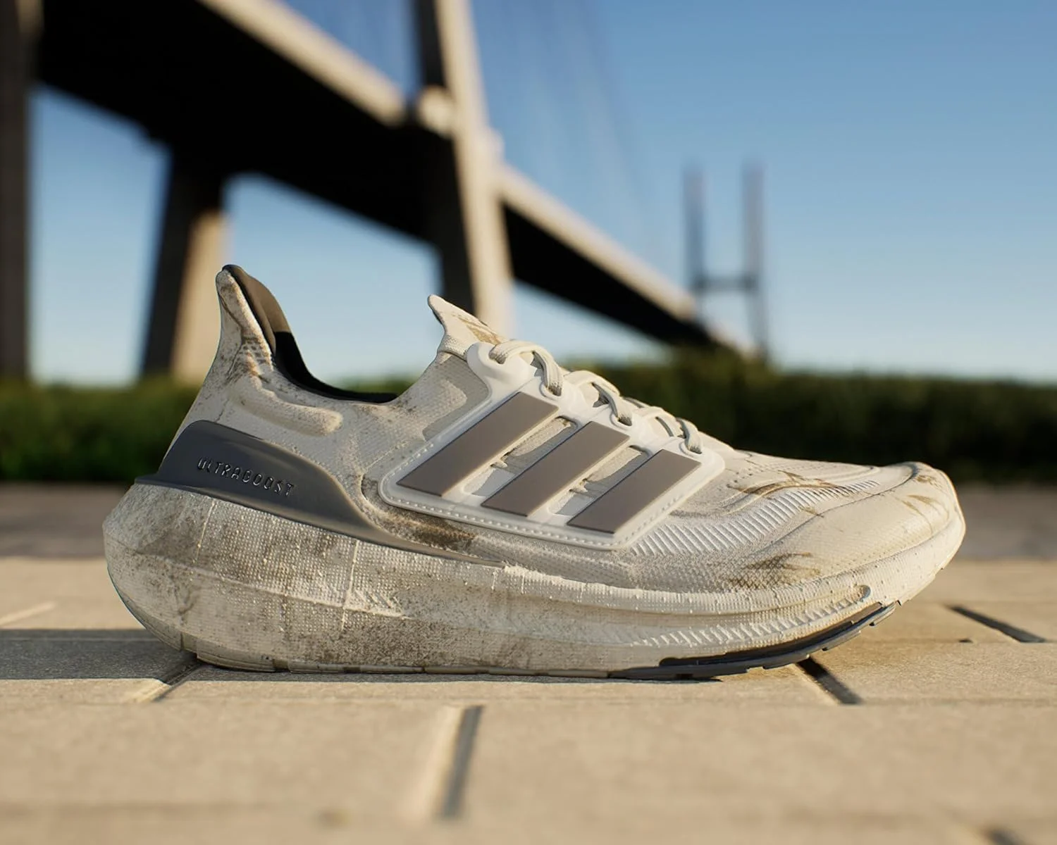 کفش دویدن آدیداس Ultraboost Light مدل Unisex، بژ، سایز 45 2/3 EU