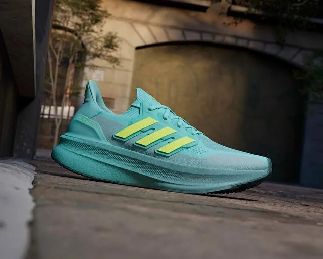 کفش های دویدن آدیداس مدل NIT62 Ultra Boost 5، سفید/خاکستری/صورتی روشن (ID8810)، سایز 25.5 سانتی متر