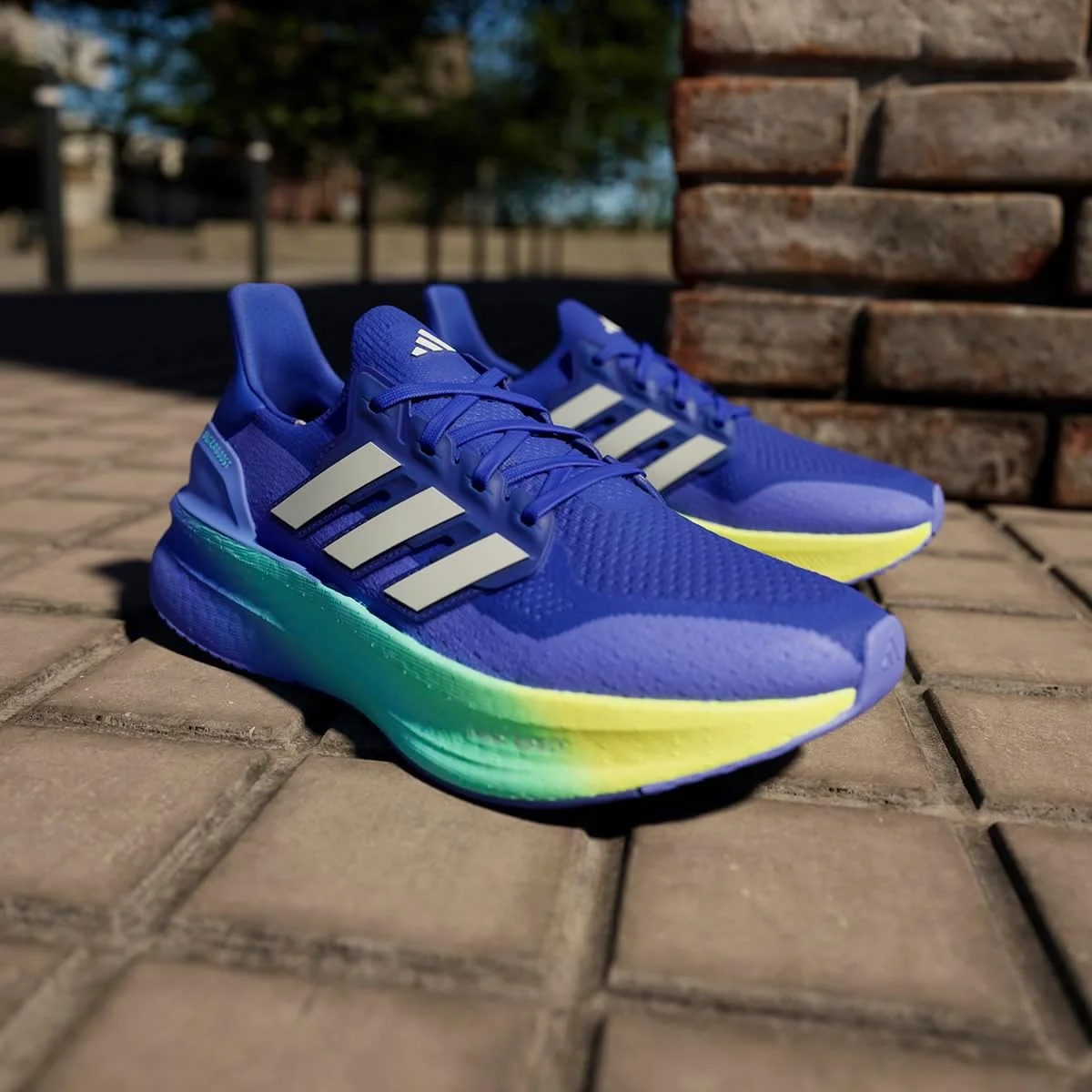 کفش دویدن مردانه آدیداس Cloud Ultraboost 5 آبی روشن سایز 8.5