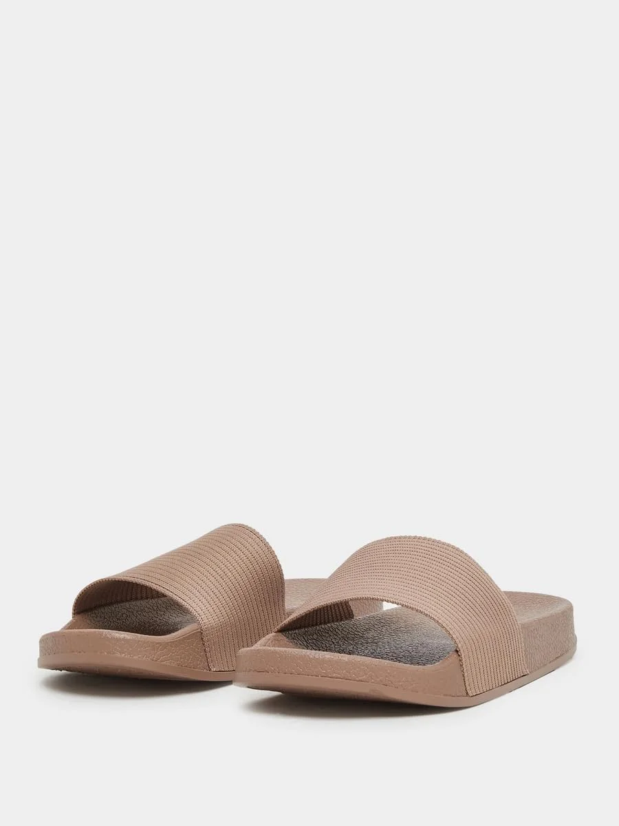 صندل انگشتی زنانه استایلی با بافت صندل انگشتی زنانه استایلی با بافت