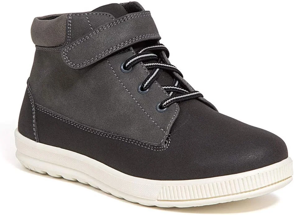 کفش بوت اسپرت هایبرید نایلز بچگانه Deer Stags - مشکی طوسی - استفاده آسان برای همه سنین: بندهای بانجی بدون گره و یک بند با بست قلاب و حلقه به این معنی است که حتی کوچکترین دست ها نیز می توانند آن را بپوشند. راحتی غیررسمی: یک بوت الهام گرفته از کفش ورزشی ساق بلند با زیره کفش ورزشی انعطاف پذیر و فنری. فوم حافظه: یک کفی بالشتکی از پاهای کوچک پشتیبانی می کند. سایز برای همه سنین: این کفش از سایز کودک نوپا تا کودک بزرگ در دسترس است و یک انتخاب عالی برای همه سنین است.