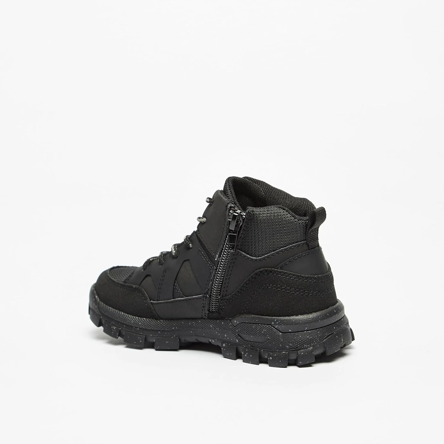 بوت های ساق بلند بافت دار پسرانه با بست زیپی بوت های ساق بلند بافت دار پسرانه با بست زیپی