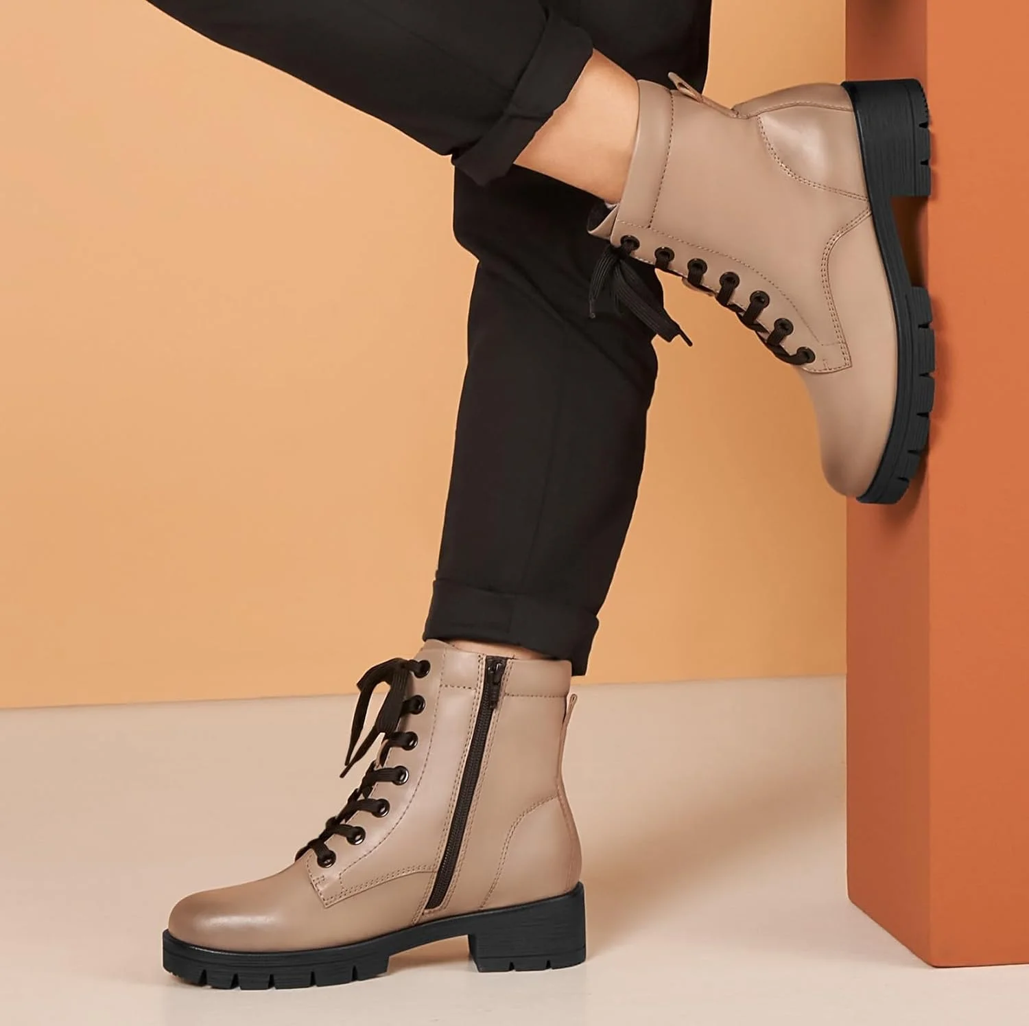 نیم بوت زنانه یقه دار مدل 43-25263-8 Jana