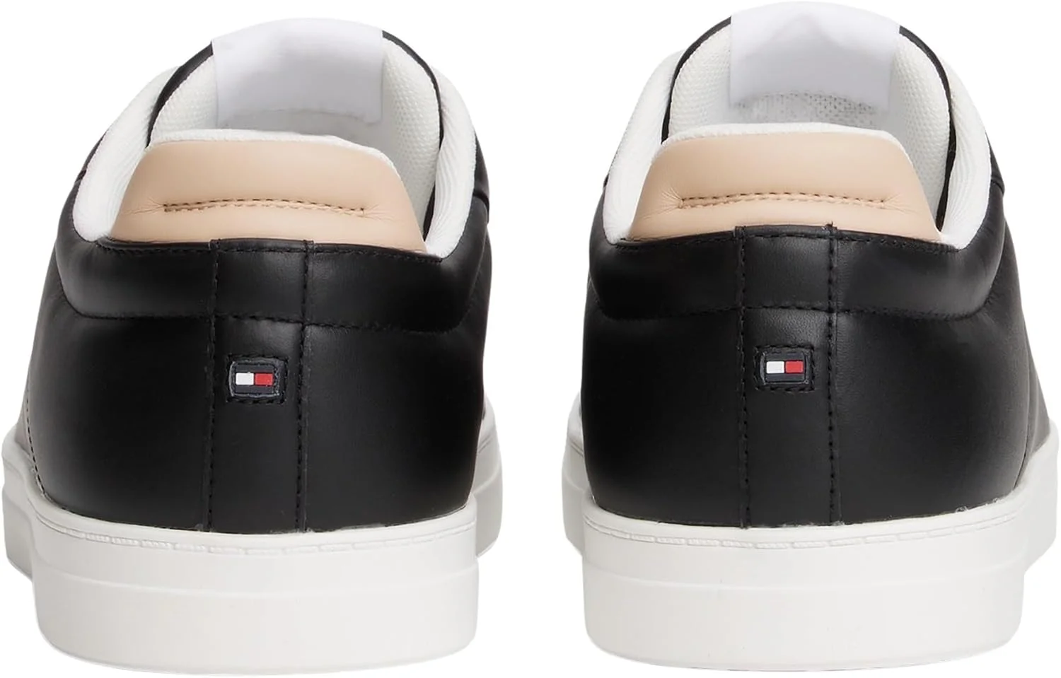 تامی هیلفیگر: اوج ارائه محصولات تامی هیلفیگر، این مجموعه ای است پیچیده و ممتاز که میراث آمریکایی این برند را با تأثیرات معاصر و یک حاشیه مد بازیگوش ترکیب می کند. کلاسیک های جاودانه برای امروز دوباره تصور شده اند و مجموعه ای از قطعات نمادین به طور منحصر به فرد با هم ترکیب می شوند تا سبکی بی دردسر، مدرن، مطمئن و آرام ایجاد کنند.