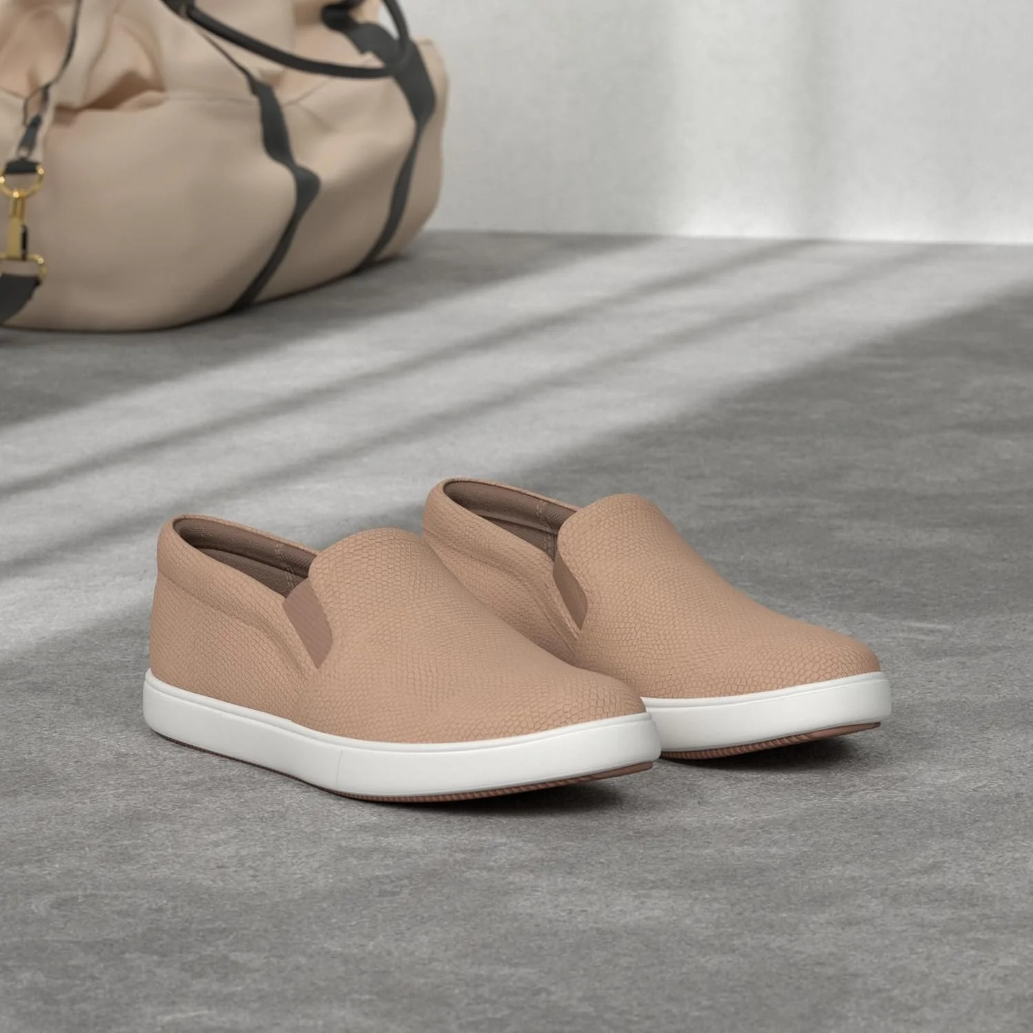 کفش ورزشی زنانه نچرالایزر مدل ماریان، یاسی متالیک، سایز 8.5