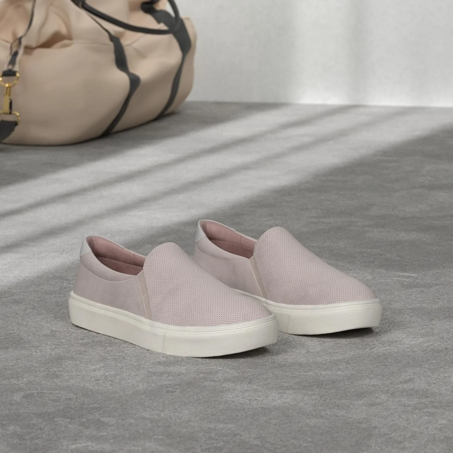 کفش ورزشی زنانه نوا از دکتر شولز