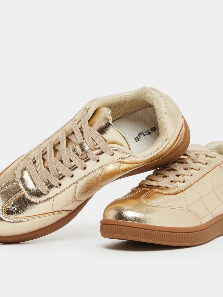 کفش ورزشی زنانه استایلی با زیره یکپارچه و بند دار