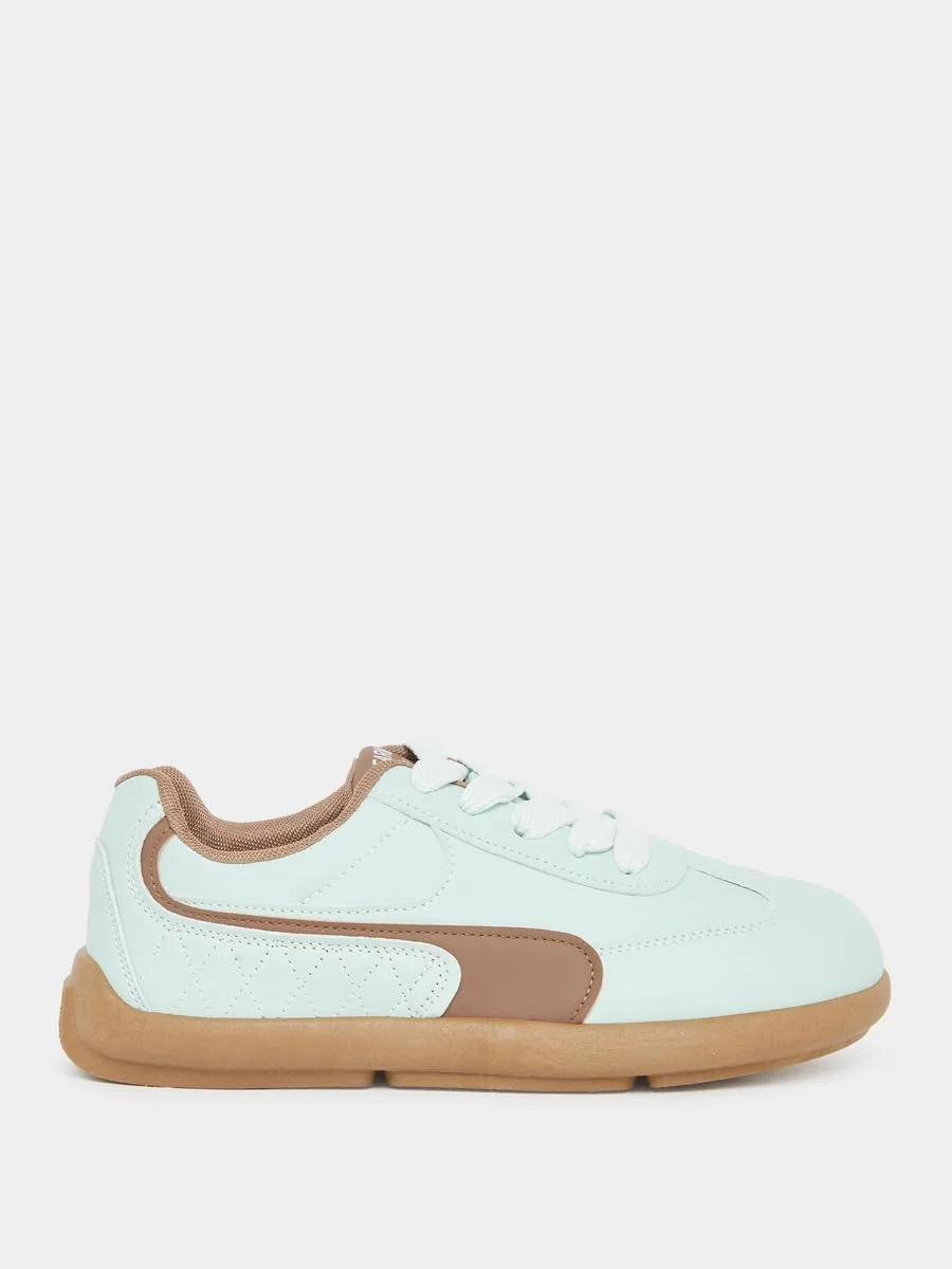 کفش ورزشی زنانه استایلی طرح دار بند دار