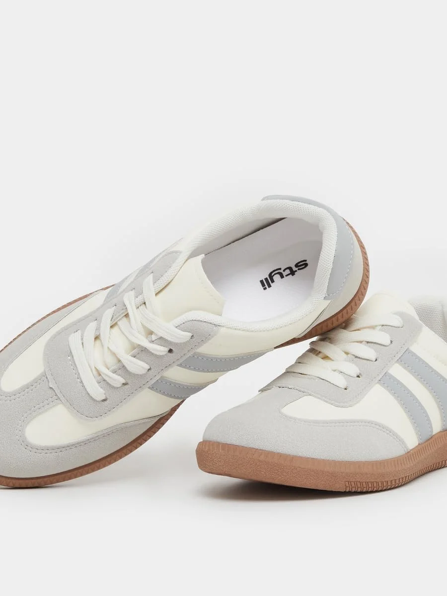 کفش ورزشی زنانه استایلی طرح دار بند دار