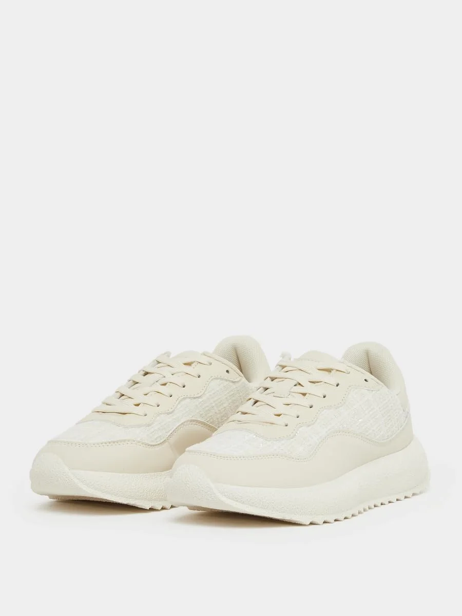 کفش ورزشی بندی زنانه استایلی با طرح پنل دار