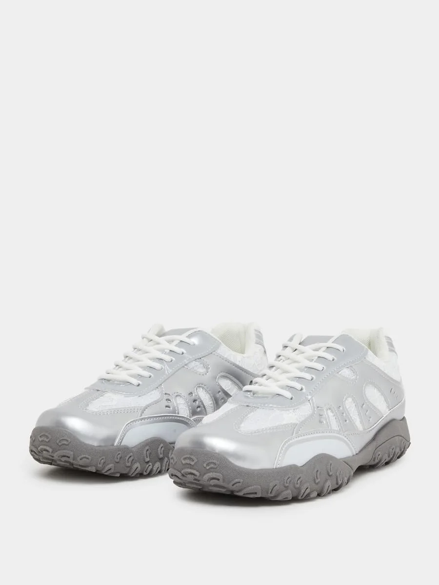 کفش ورزشی زنانه استایلی با زیره میخ دار متالیک و بند دار