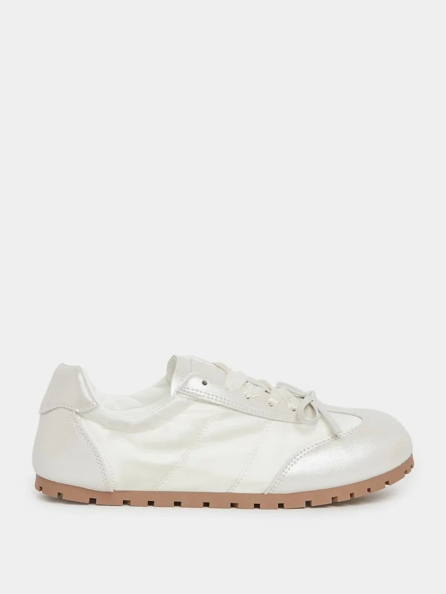 کفش کتانی زنانه استایلی با جزئیات پاپیون و بند دار