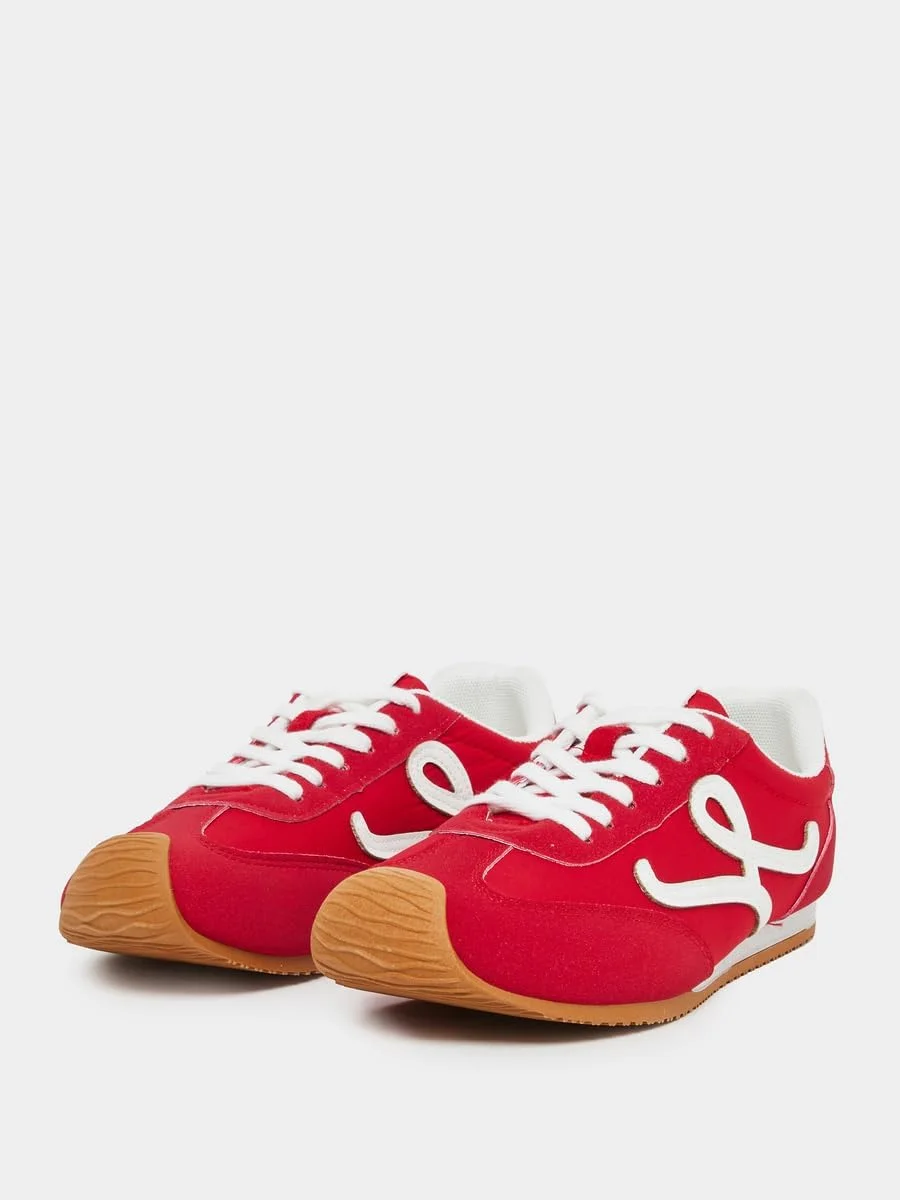 کفش ورزشی زنانه استایلی با جزئیات لوگو و بند