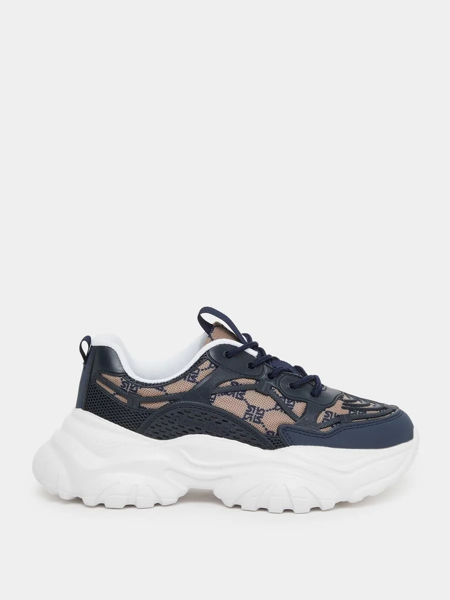 کفش ورزشی زنانه استایلی با گلدوزی و بند دار و زیره ضخیم