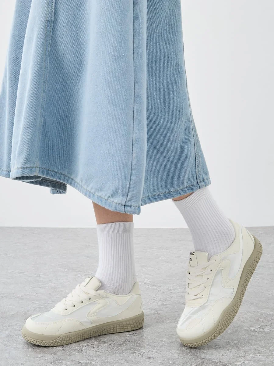 کفش ورزشی بندی زنانه استایلی مدل کلاسیک