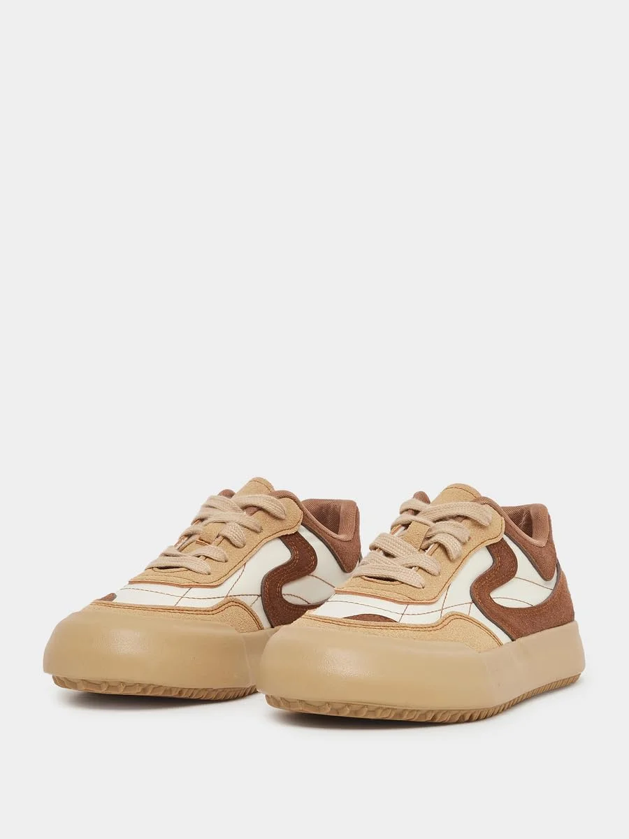 کفش کتانی زنانه استایلی با زیره ضخیم و بند دار کفش کتانی زنانه استایلی با زیره ضخیم و بند دار