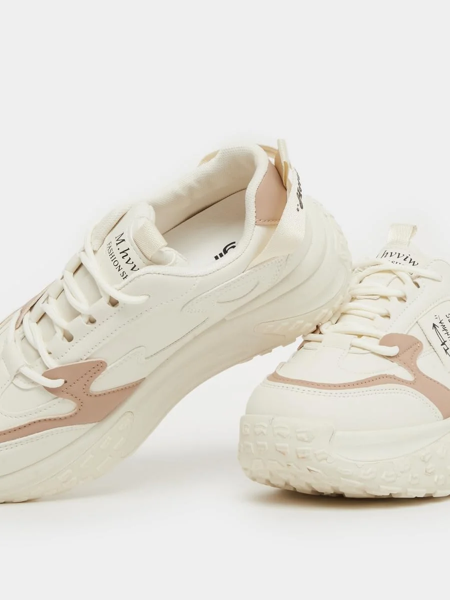 کفش ورزشی زنانه استایلی با زیره ضخیم و بند دار کفش ورزشی زنانه استایلی با زیره ضخیم و بند دار