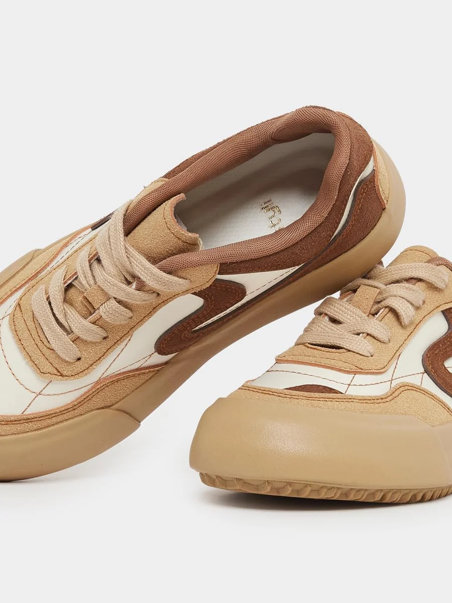 کفش کتانی زنانه استایلی با زیره ضخیم و بند دار کفش کتانی زنانه استایلی با زیره ضخیم و بند دار