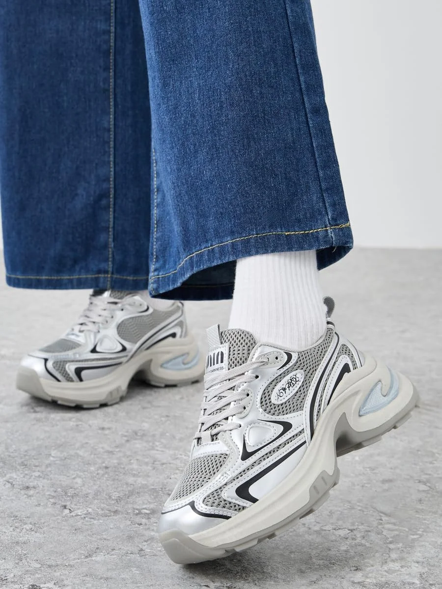 کفش کتانی زنانه استایلی با زیره ضخیم و بند دار