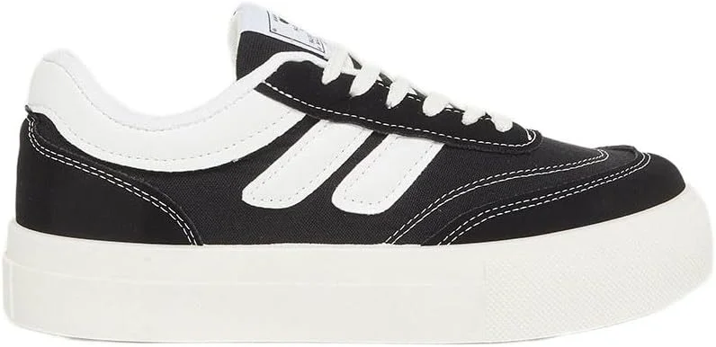 کفش ورزشی زنانه استایلی با طرح پنل، بند و جزئیات دوخت