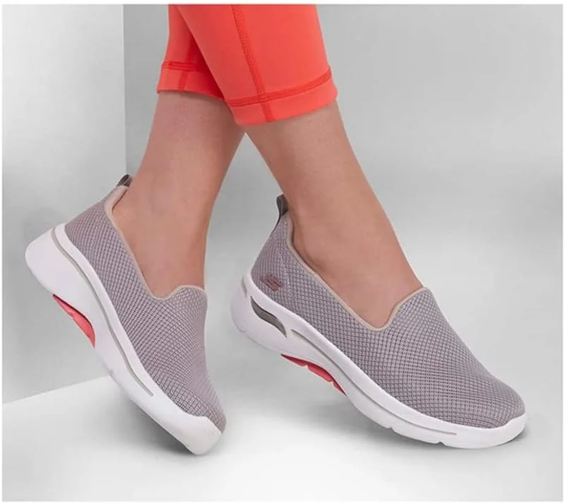 کفش پیاده روی زنانه اسکیچرز گو واک آرچ فیت Slip On
