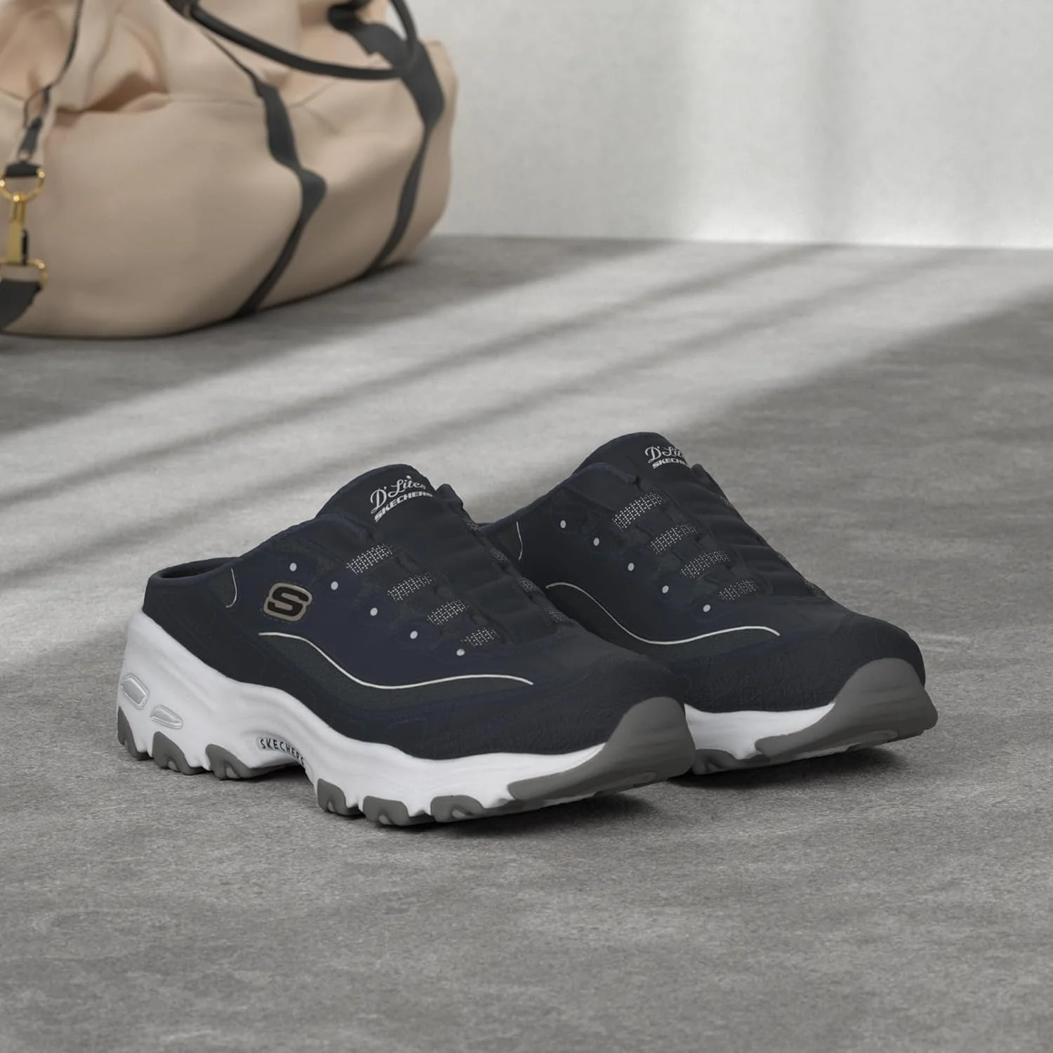 کفش کتانی زنانه اسکچرز مدل 11957BKW