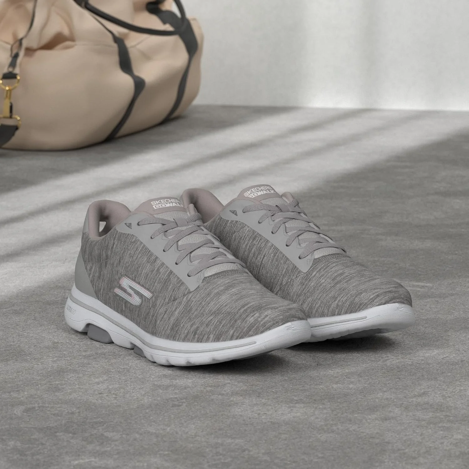 کفش پیاده روی زنانه اسکیچرز مدل Go Walk 5 True