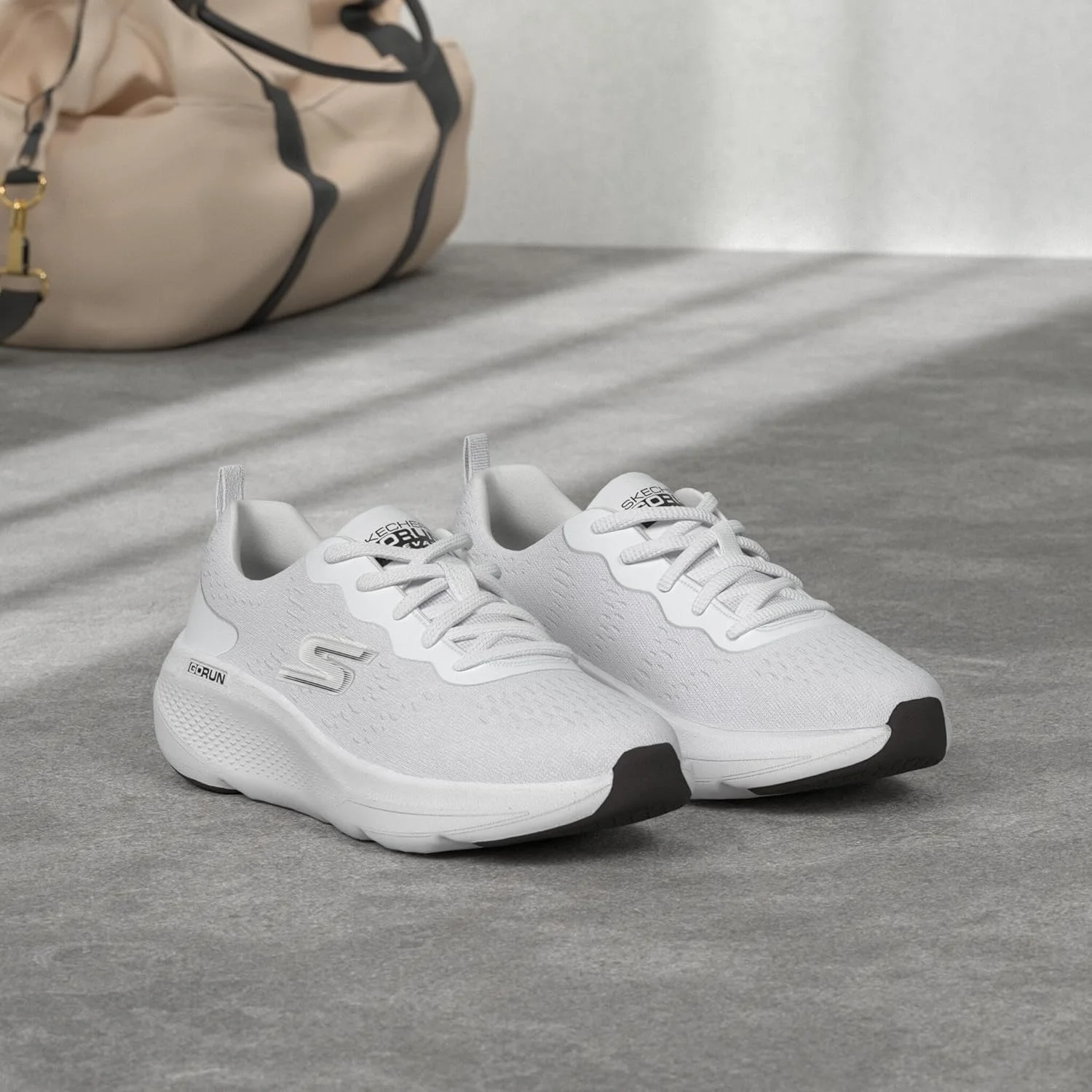 کفش ورزشی اسکیچرز مدل Go Run Elevate با رویه توری و بند دار