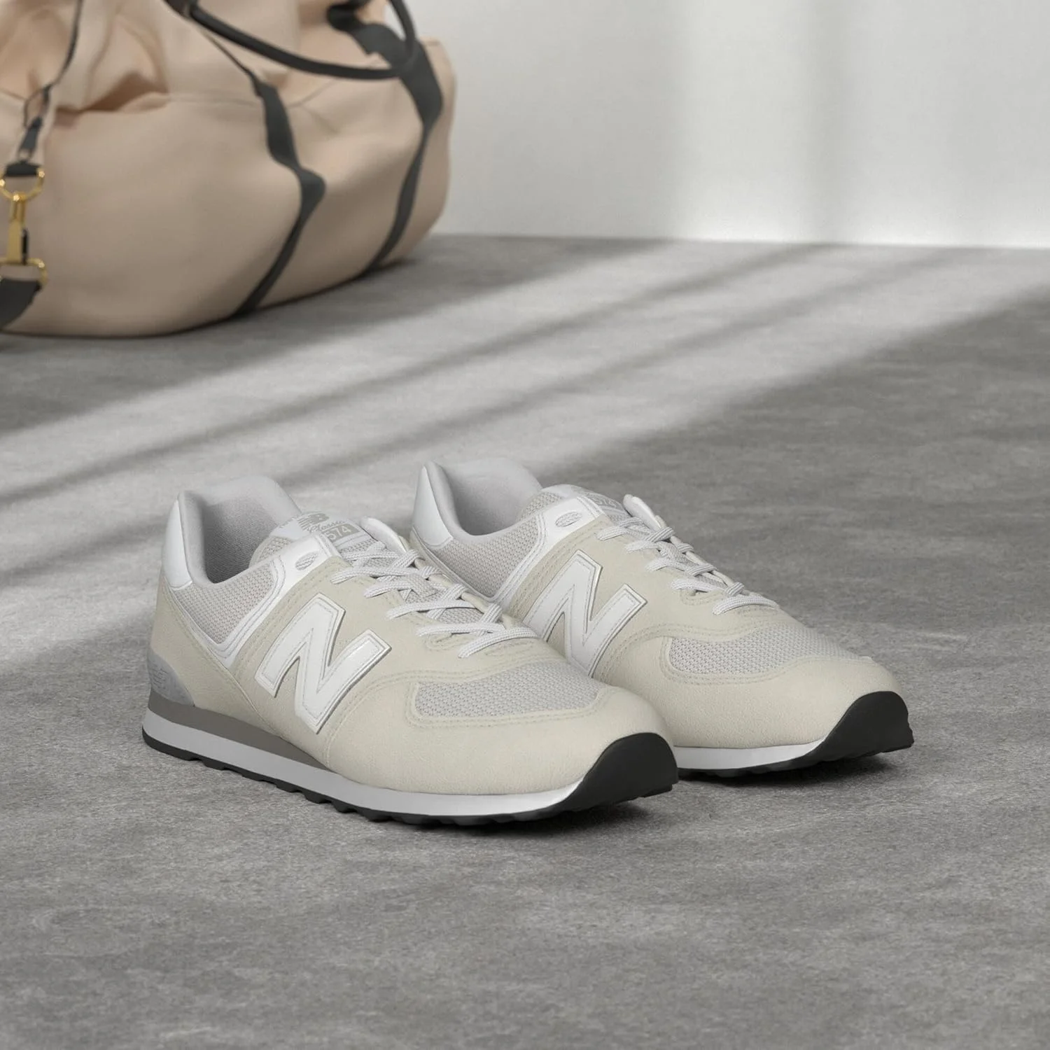 کفش ورزشی زنانه نیو بالانس 574 V2 Varsity