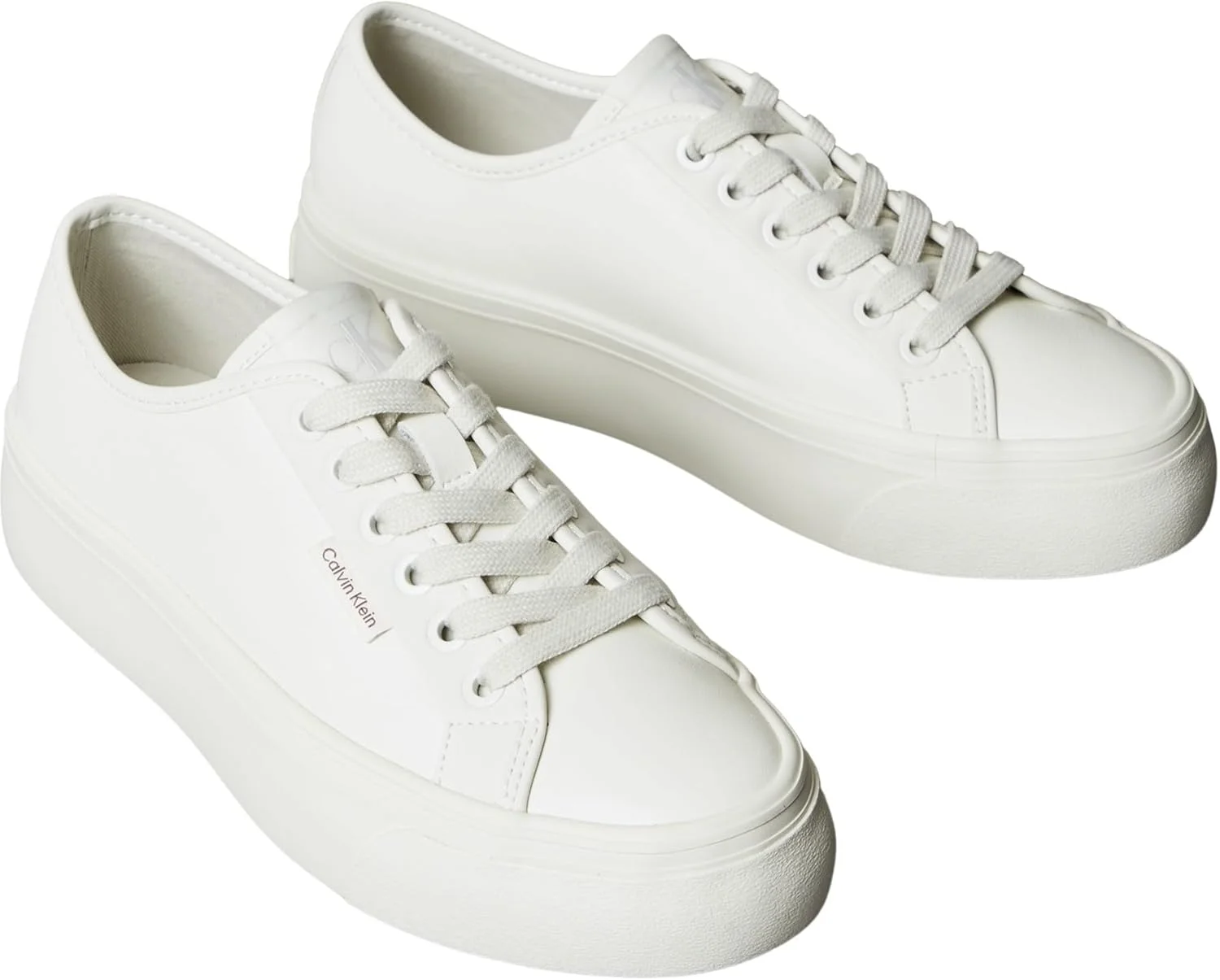 کالوین کلاین جینز بخشی از برند جهانی سبک زندگی کالوین کلاین است و مجموعهای از محصولات با کیفیت بالا شامل پوشاک، لوازم جانبی و کفش ارائه میدهد. این برند با قطعات همیشگی که با قرار دادن لوگو و برش مدرن خود، برای مخاطبان جوانتر جذاب است، شناخته میشود. فقط ظاهر جین جذاب نیست - لباسها و لوازم جانبی شیک دیگری نیز در انتظار کشف شدن هستند. کالوین کلاین جینز بخشی از برند جهانی سبک زندگی کالوین کلاین است و مجموعهای از محصولات با کیفیت بالا شامل پوشاک، لوازم جانبی و کفش ارائه میدهد. این برند با قطعات همیشگی که با قرار دادن لوگو و برش مدرن خود، برای مخاطبان جوانتر جذاب است، شناخته میشود. فقط ظاهر جین جذاب نیست - لباسها و لوازم جانبی شیک دیگری نیز در انتظار کشف شدن هستند.