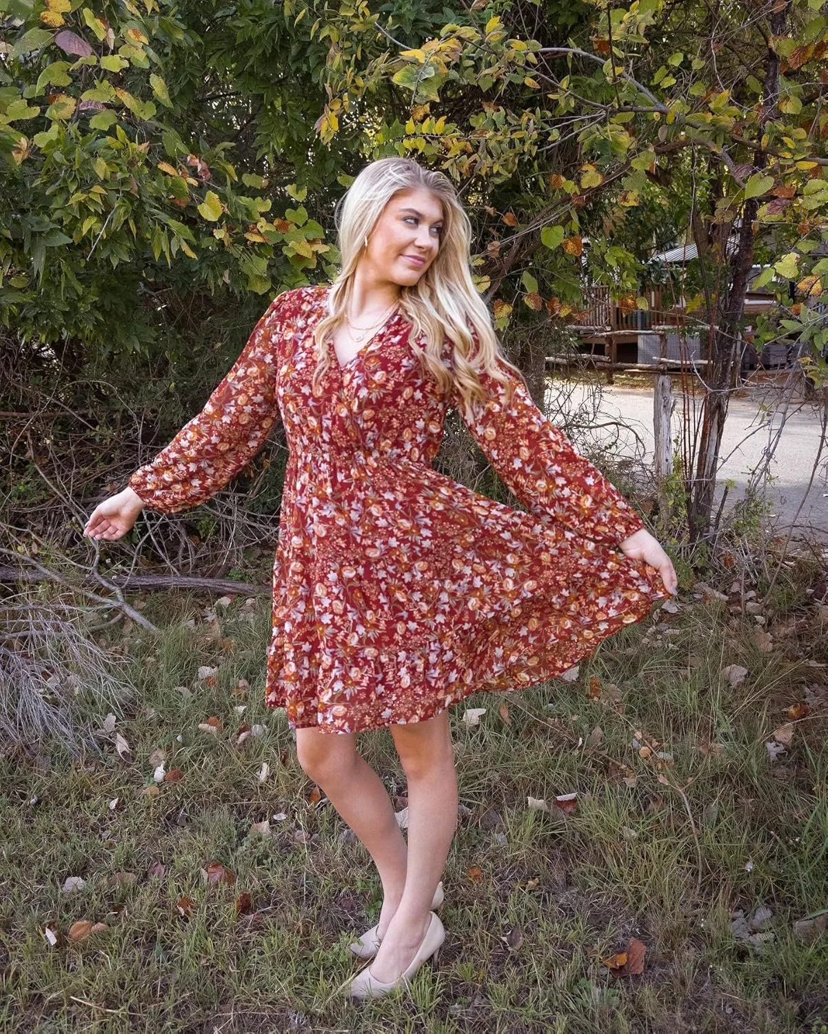 کفش پاشنه بلند زنانه Trary، طراحی شده برای هماهنگی با کمد لباس شما، زیبا و راحت برای استفاده در تمام طول روز. درباره این کفش ها: جنس: رویه: جیر / چرم مصنوعی کفی: چرم زیره: سنتز ویژگی: نوک تیز پاشنه بلند، حدود 3.5 اینچ. از کفش های مد روز Trary لذت ببرید! توجه: اگر مشکلی در مورد کفش ها دارید، با ما تماس بگیرید. ما همیشه در خدمت شما هستیم.