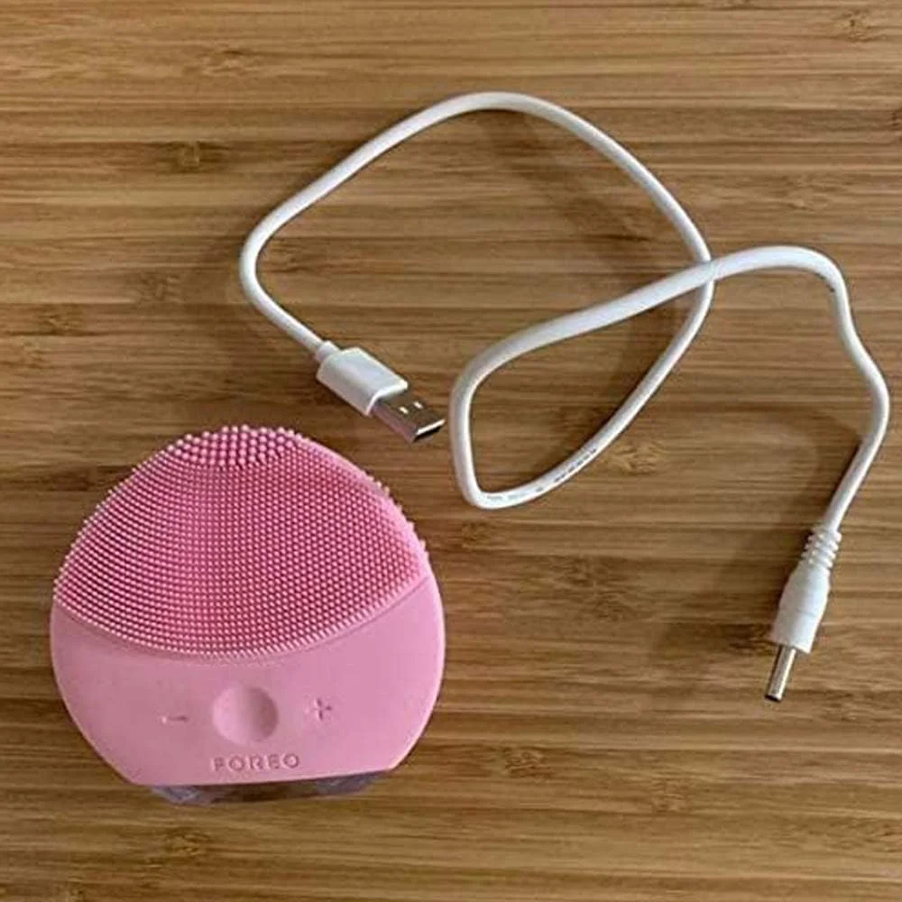 دستگاه پاکسازی صورت سیلیکونی هوشمند دو طرفه Forever Lina Mini | قابل شارژ، ملایم و در رنگ های مختلف دستگاه پاکسازی صورت سیلیکونی هوشمند دو طرفه Forever Lina Mini | قابل شارژ، ملایم و در رنگ های مختلف