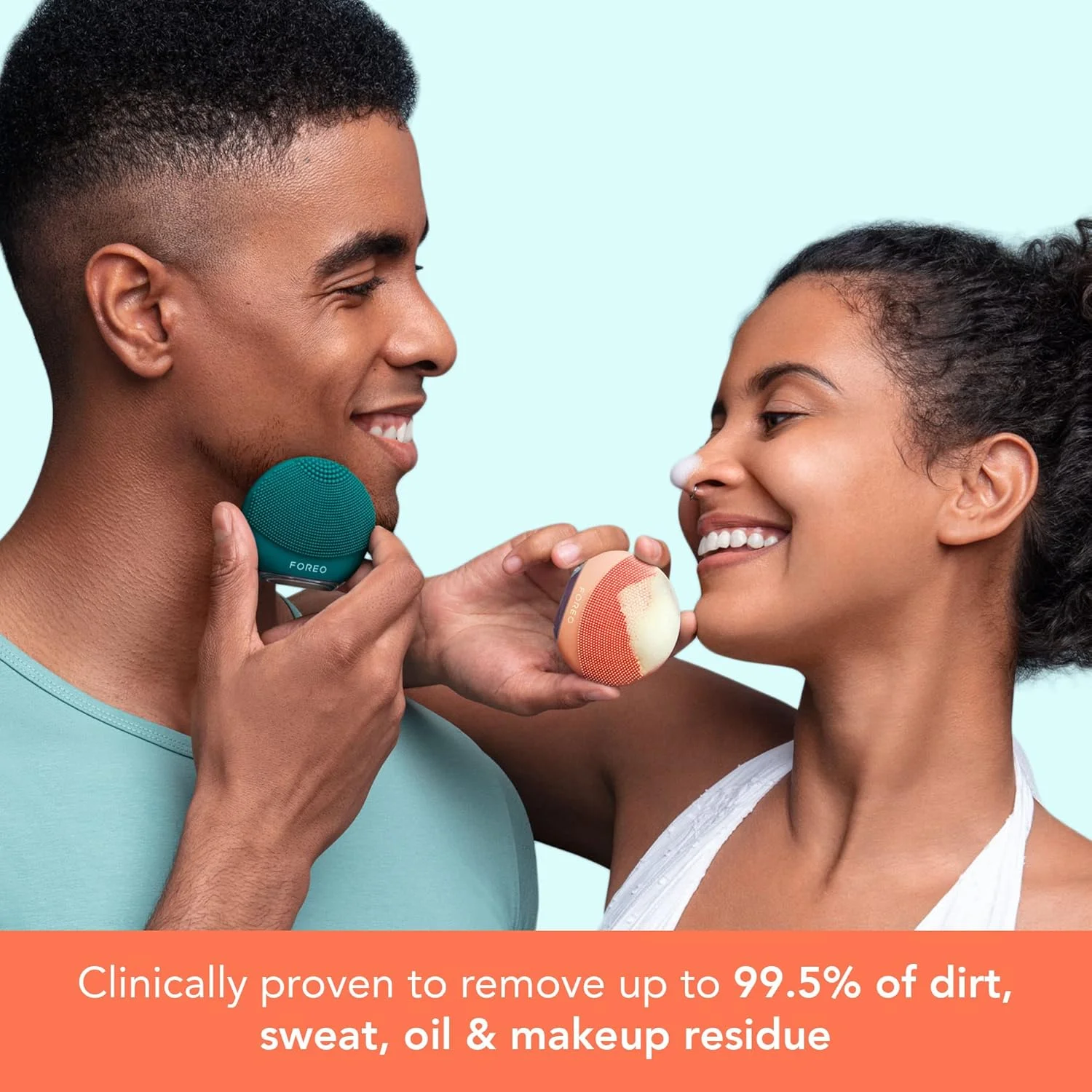 FOREO LUNA 4 go برس پاک کننده صورت و ماساژور سفت کننده صورت - برس صورت درجه یک - افزایش جذب محصولات مراقبت از پوست - لوازم جانبی مسافرتی ساده مراقبت از صورت - مناسب برای انواع پوست - هلویی بی نقص