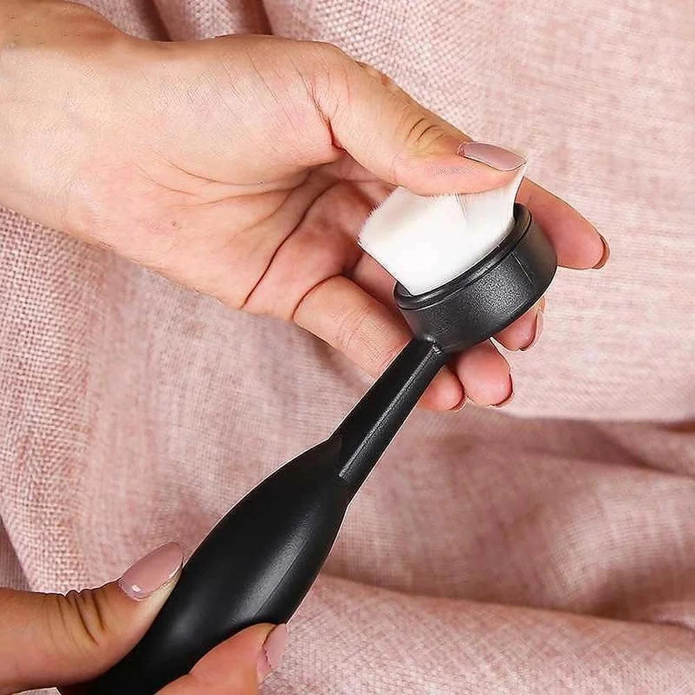 یک عدد برس شستشوی صورت دستی کوچک با موهای ظریف برای پاکسازی عمیق صورت، برس پاک کننده صورت، ابزار زیبایی