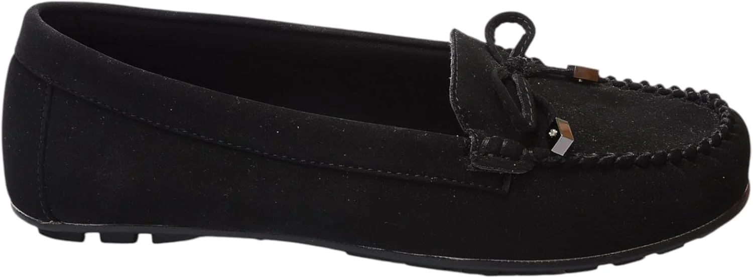 کفش های کالج تخت زنانه باتا، مناسب استفاده روزمره