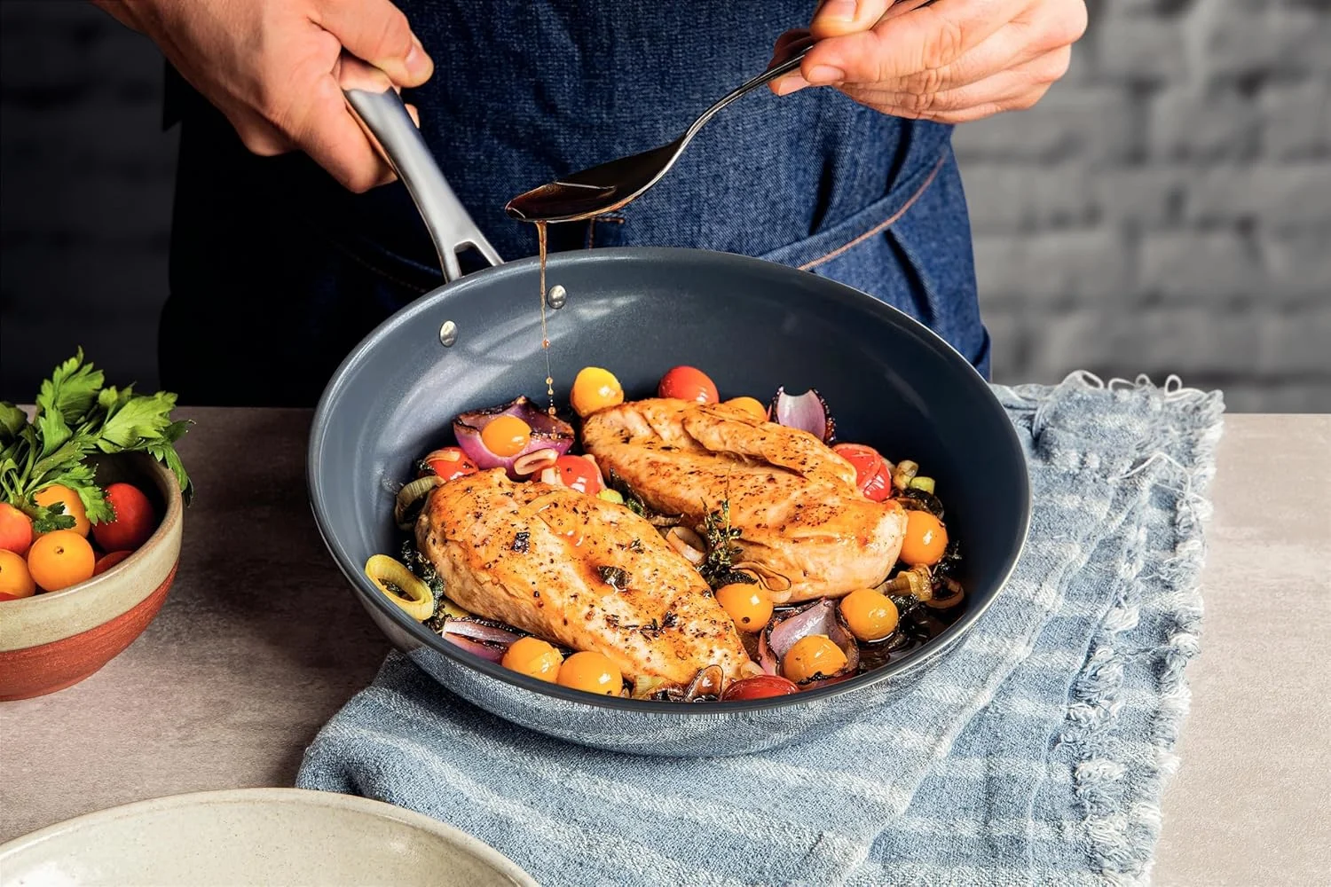 تابه استیل ترامونتینا گرانو با بدنه سه لایه و پوشش داخلی سرامیکی گرافیتی 8 اینچی مدل 62155206