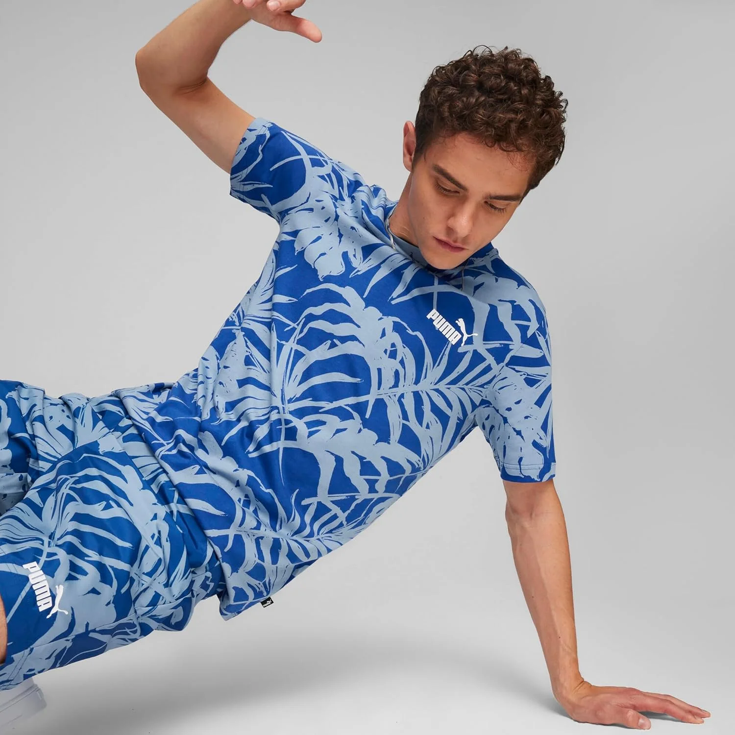 تی شرت مردانه پوما مدل ESS+ PALM RESORT آبی تی شرت مردانه پوما مدل ESS+ PALM RESORT آبی