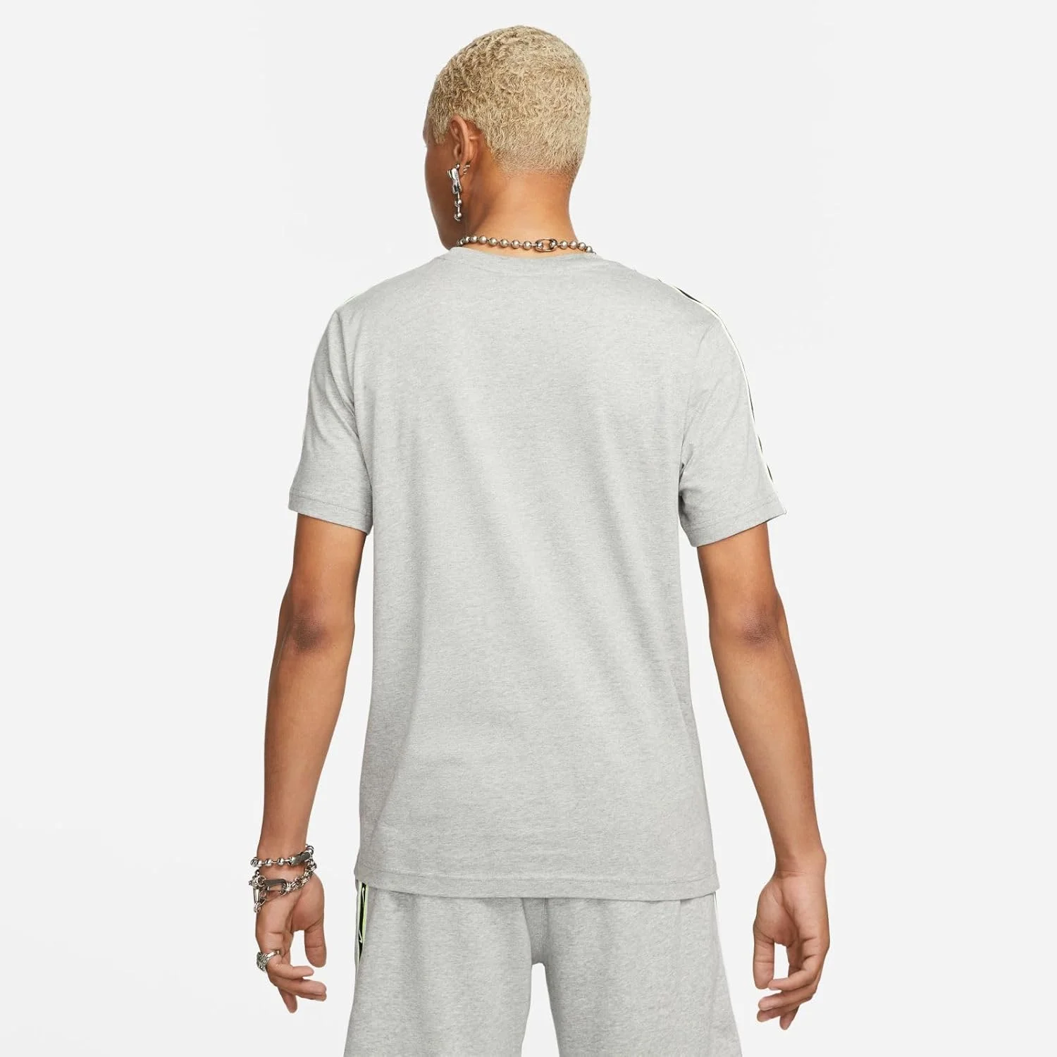 تی شرت آستین کوتاه مردانه نایکی مدل Nsw Repeat