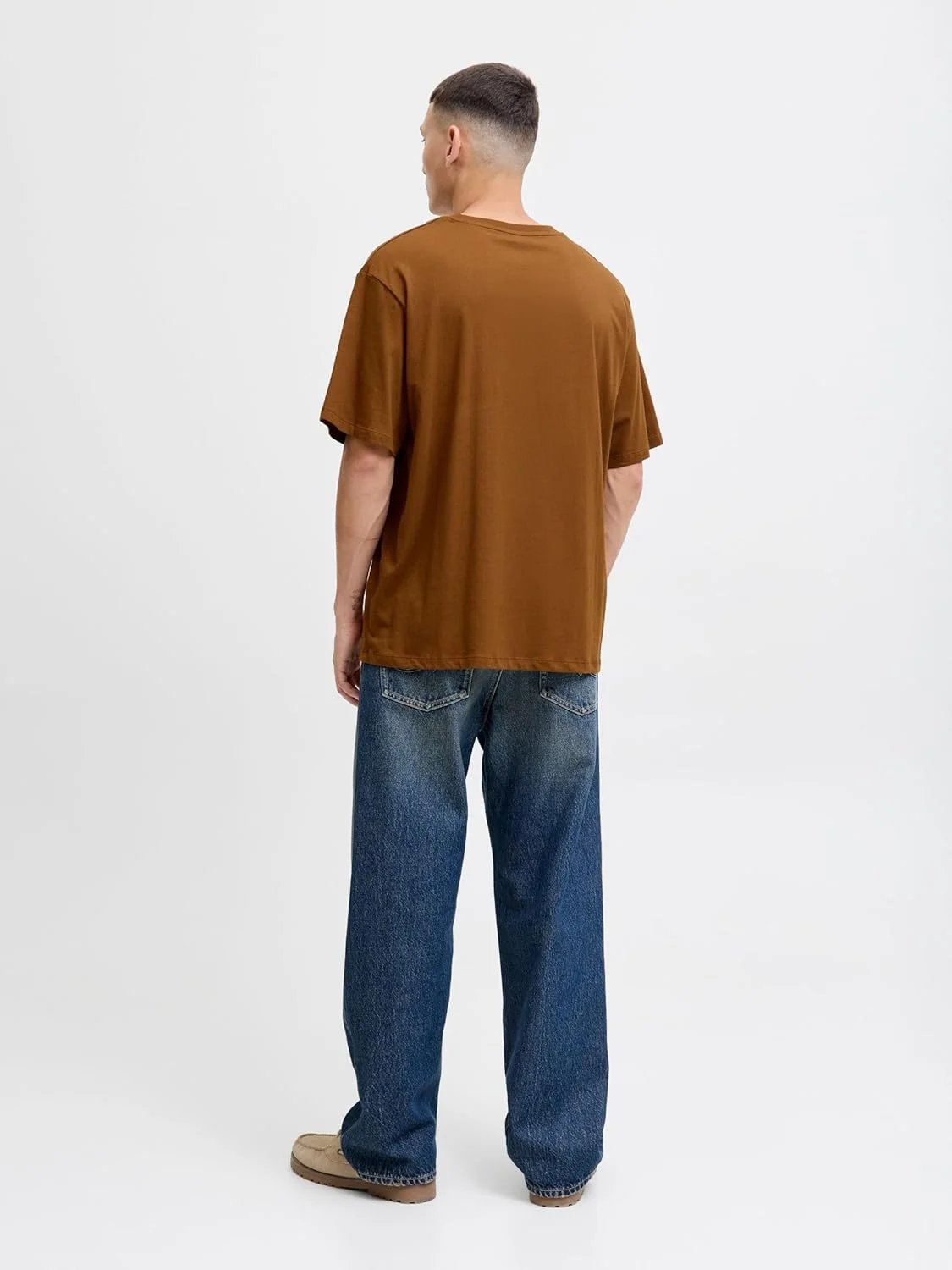 تی شرت آستین کوتاه یقه گرد مردانه جک اند جونز مدل Jjyuki