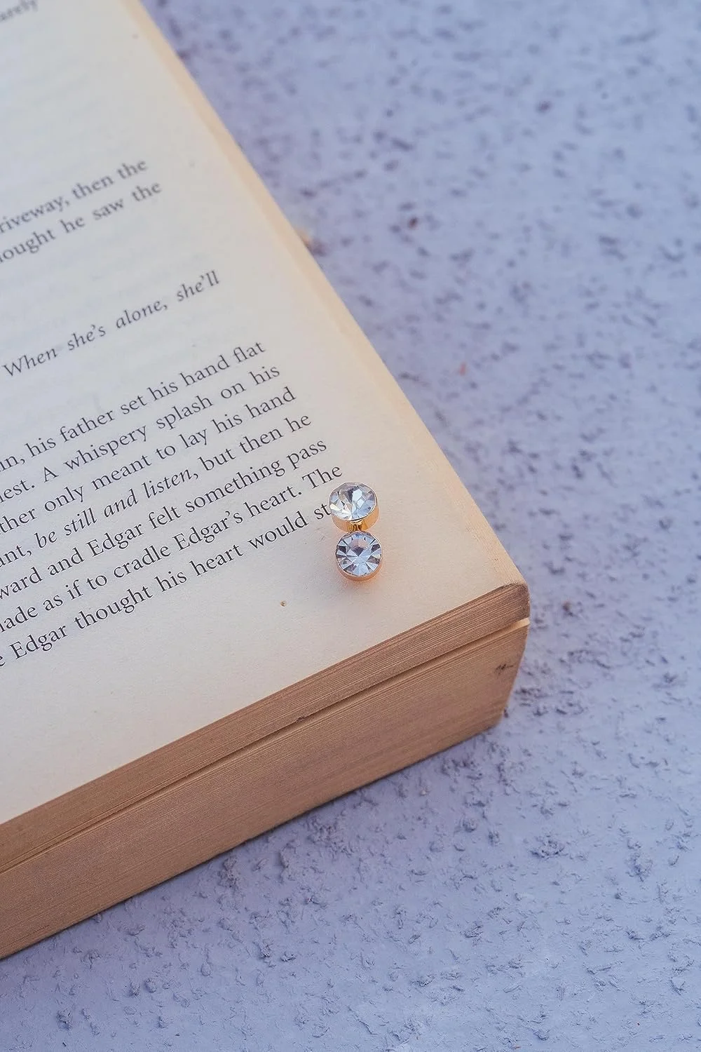 AMICA ست گوشواره های متنوع، مجموعه 6 تایی، سبک و ضد حساسیت AMICA ست گوشواره های متنوع، مجموعه 6 تایی، سبک و ضد حساسیت