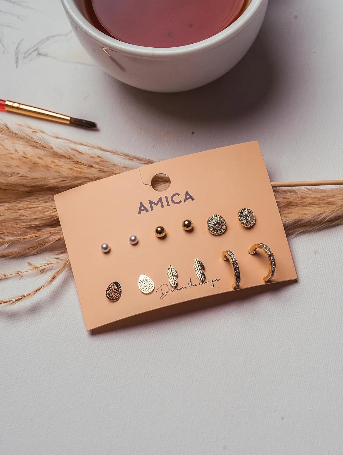 ست متنوع 6 عددی گوشواره میخی آمیکا - سبک، ضد حساسیت، مناسب برای گوش های حساس - طلایی ست متنوع 6 عددی گوشواره میخی آمیکا - سبک، ضد حساسیت، مناسب برای گوش های حساس - طلایی