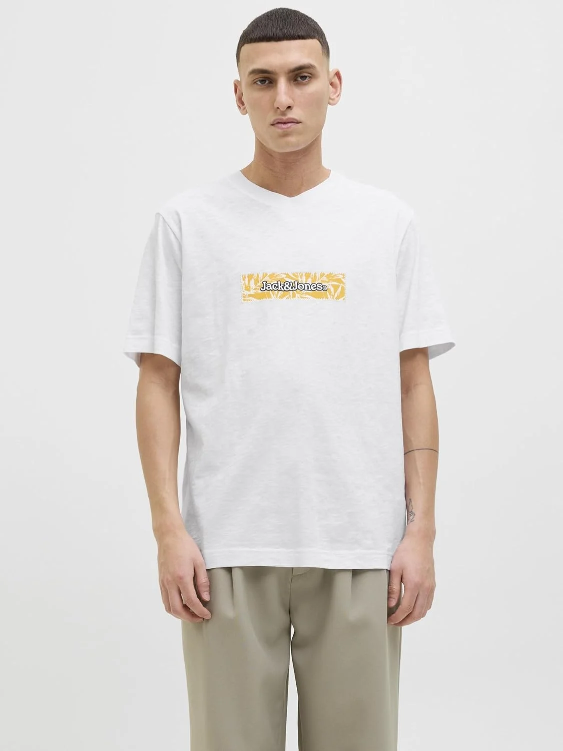 تی شرت مردانه جک اند جونز مدل Jorsplit Aop یقه گرد آستین کوتاه (بسته 1 عددی) تی شرت مردانه جک اند جونز مدل Jorsplit Aop یقه گرد آستین کوتاه (بسته 1 عددی)