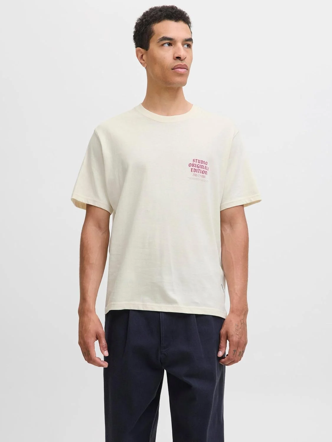 تی شرت یقه گرد مردانه جک اند جونز مدل Jormeadows Typo Tee Ss (بسته 1 عددی)