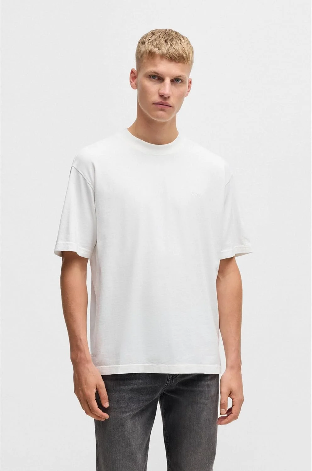 تیشرت مردانه BOSS مدل PeachMoon با جزئیات لوگو از جنس پنبهای نرم تیشرت مردانه BOSS مدل PeachMoon با جزئیات لوگو از جنس پنبهای نرم